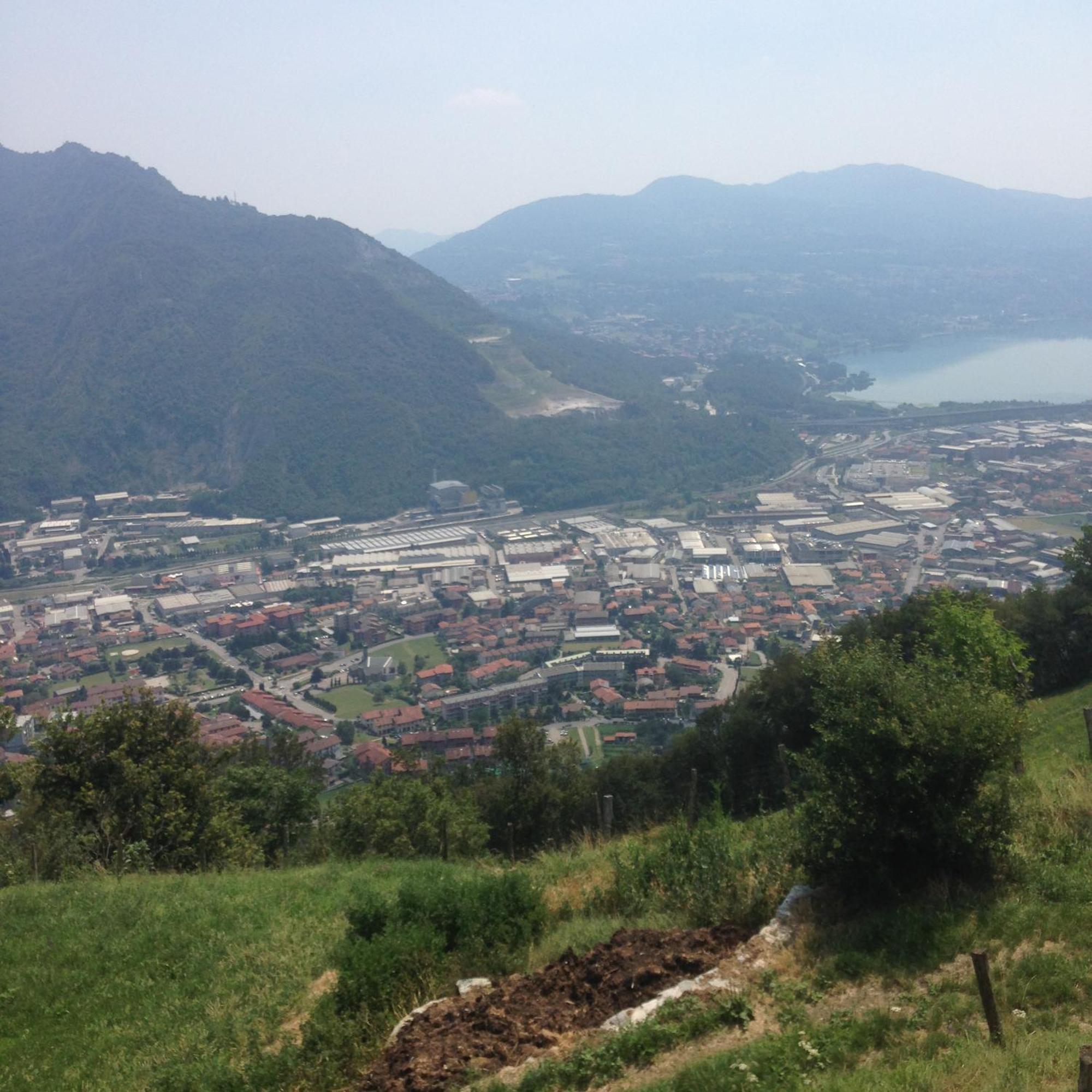 Montebello Lake 莱科 外观 照片