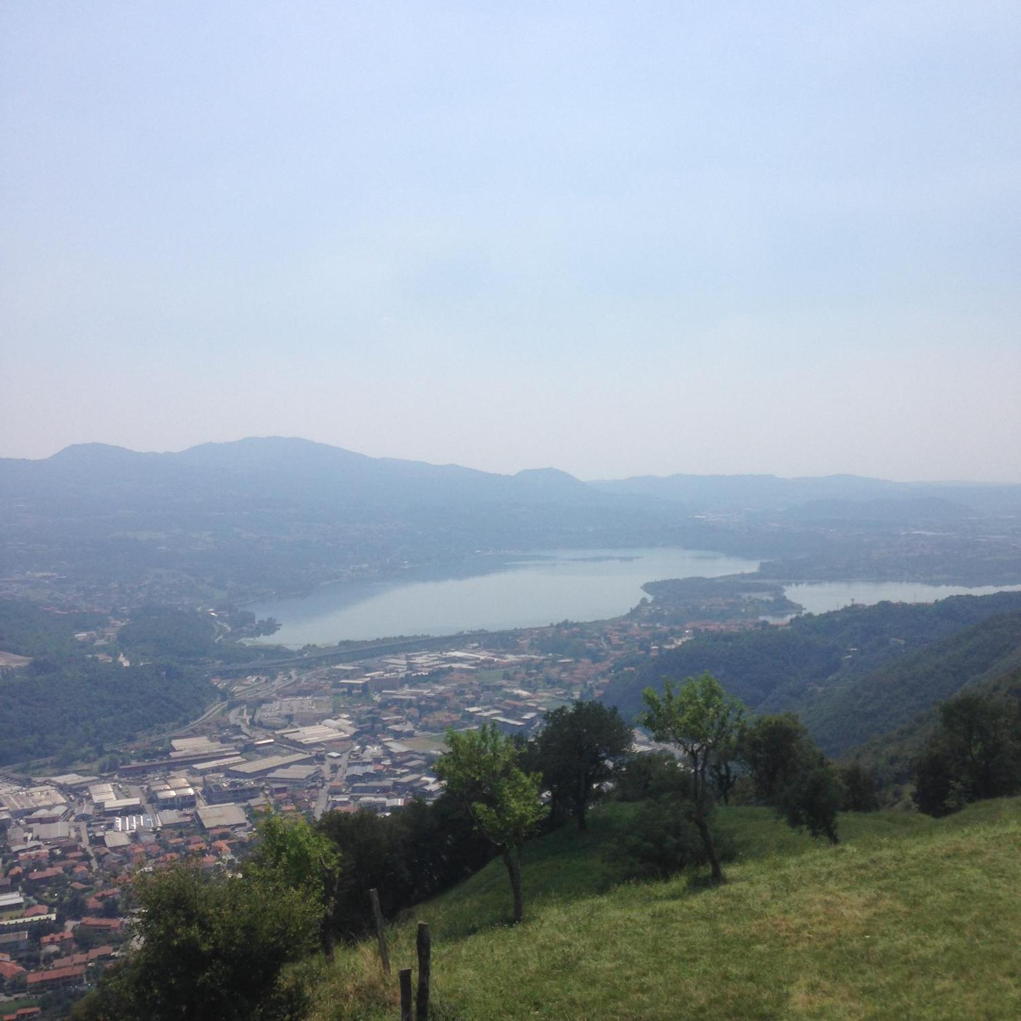 Montebello Lake 莱科 外观 照片